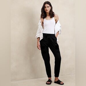 Banana Republic Women's Black Jogger Pants